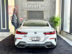 بی ئێم دەبڵیو 8 سیریەس